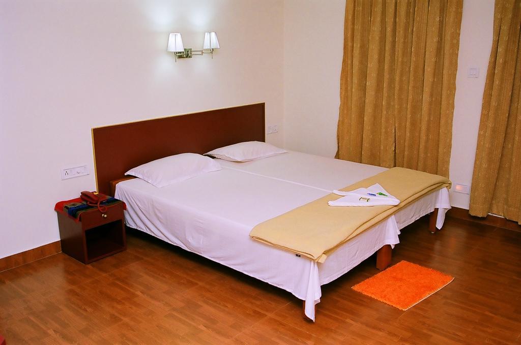 Hotel Srinivas Kochi Luaran gambar