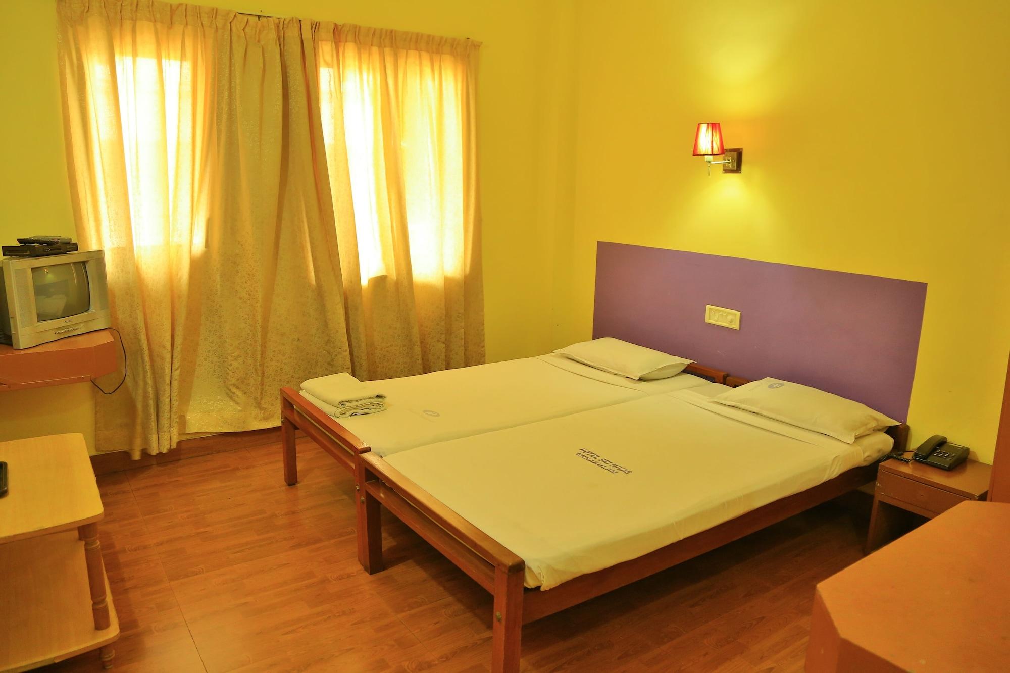 Hotel Srinivas Kochi Luaran gambar