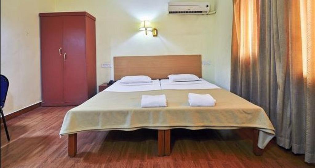 Hotel Srinivas Kochi Luaran gambar