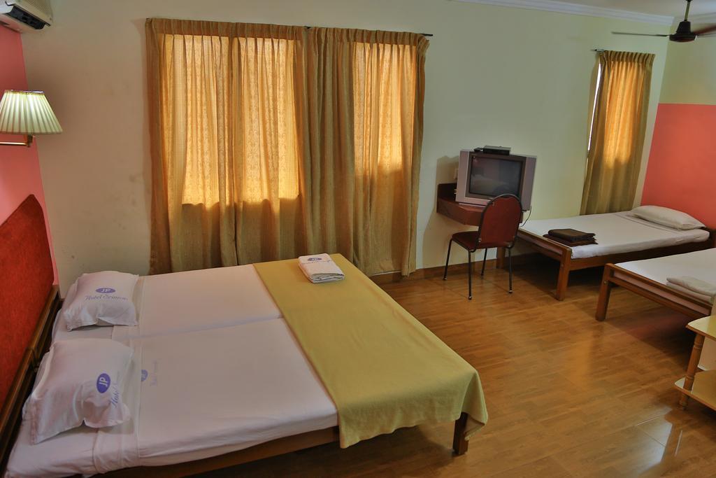 Hotel Srinivas Kochi Luaran gambar