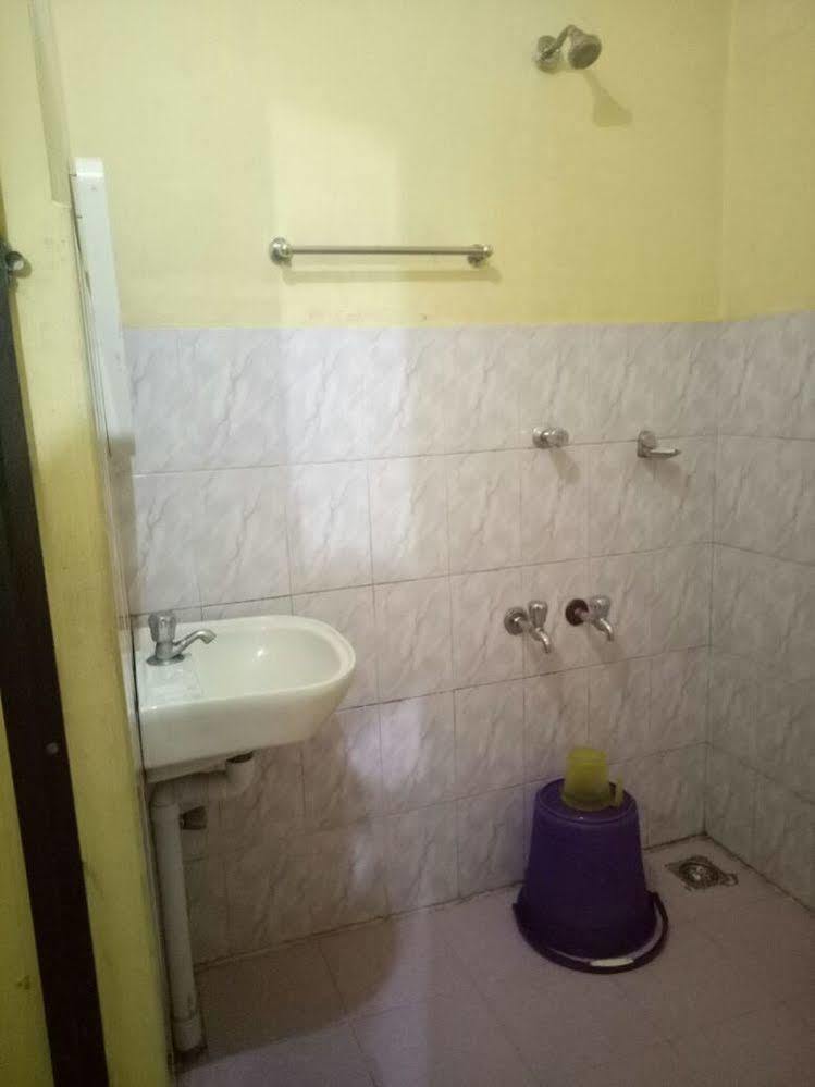Hotel Srinivas Kochi Luaran gambar