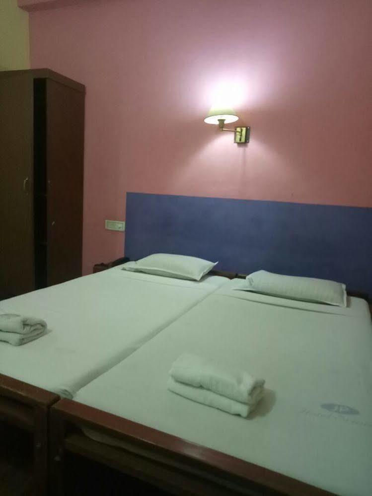 Hotel Srinivas Kochi Luaran gambar
