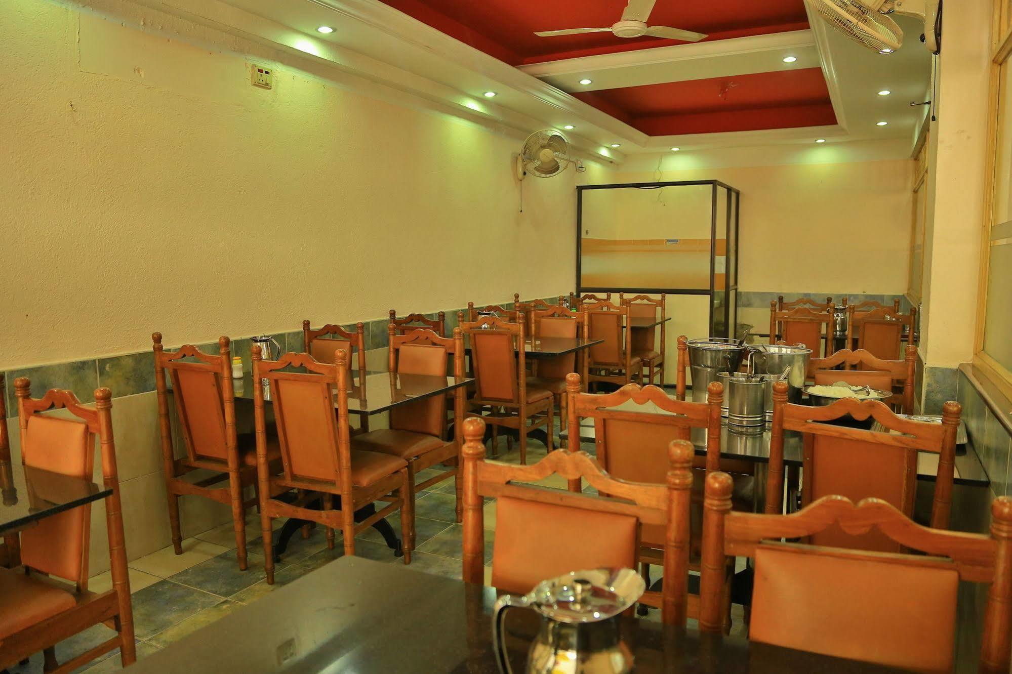 Hotel Srinivas Kochi Luaran gambar