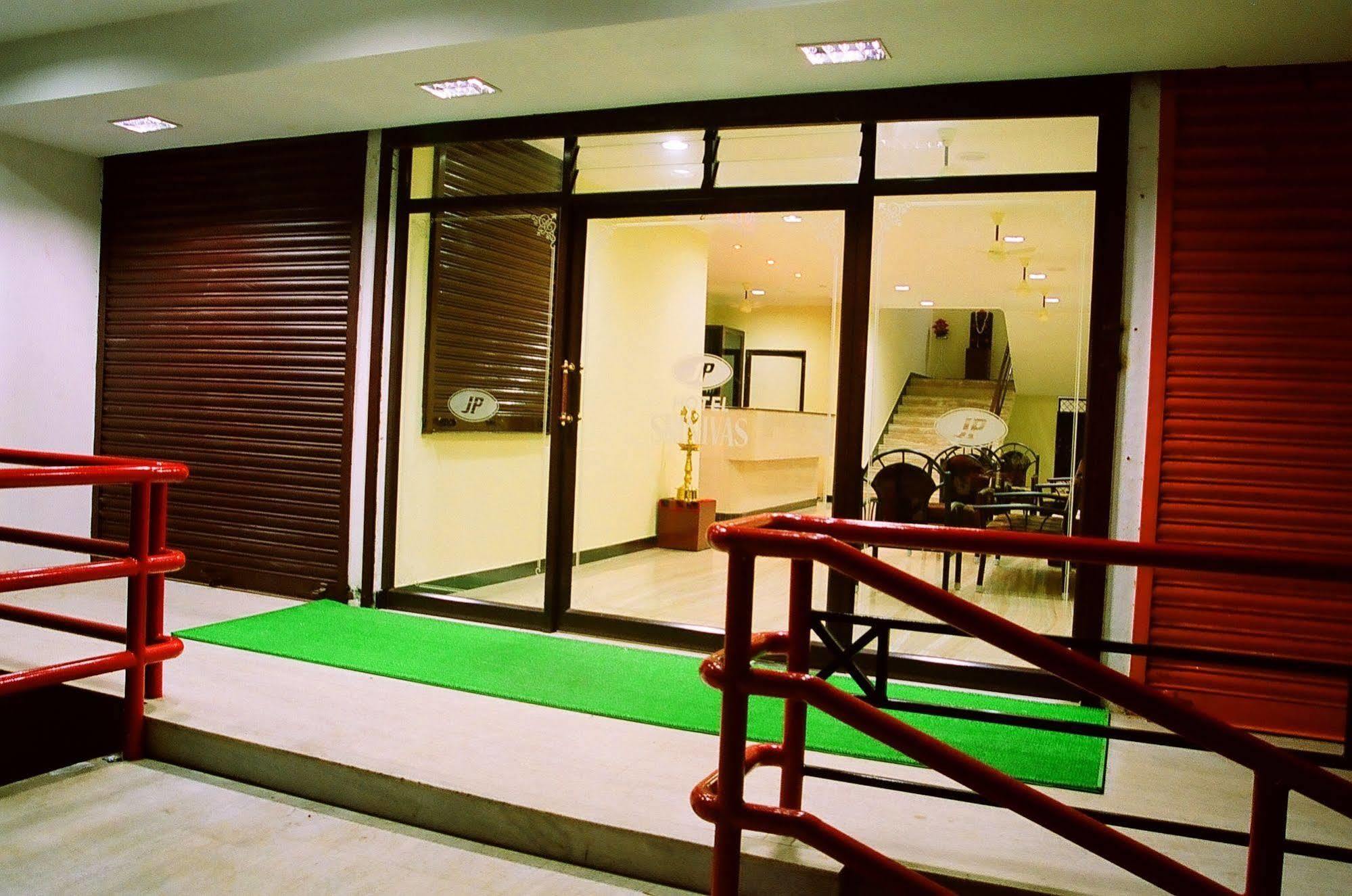 Hotel Srinivas Kochi Luaran gambar