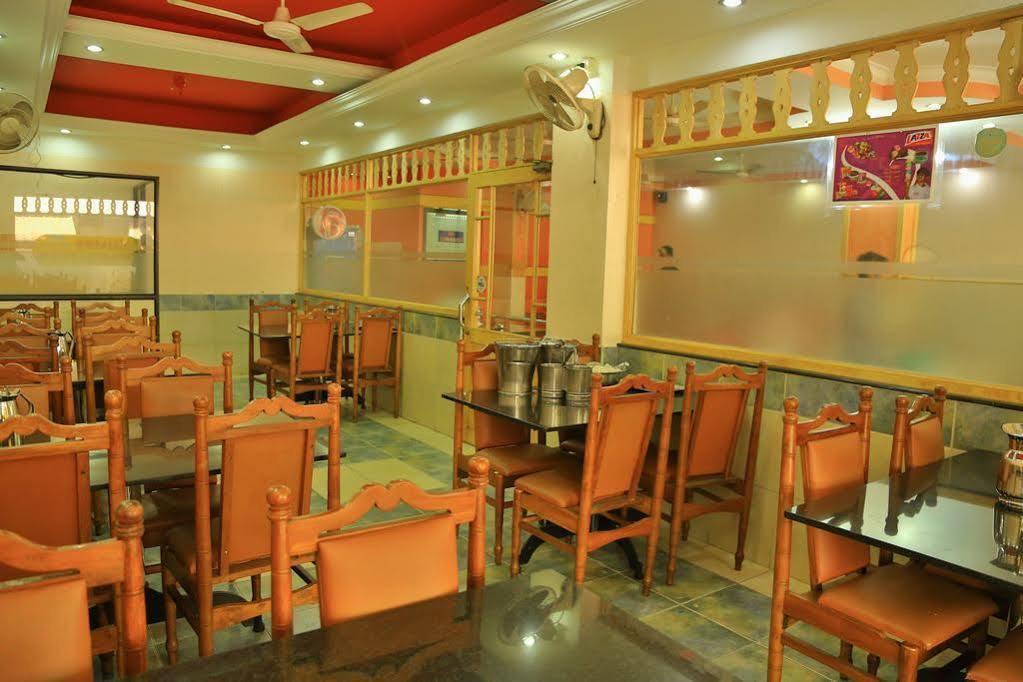 Hotel Srinivas Kochi Luaran gambar